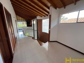 Casa en Arriendo Ubicado en Envigado Codigo 832