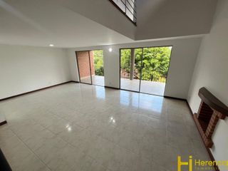 Casa en Arriendo Ubicado en Envigado Codigo 832