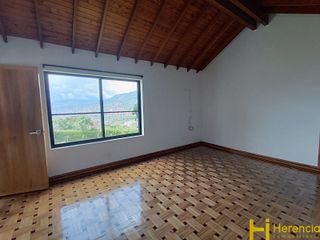 Casa en Arriendo Ubicado en Envigado Codigo 824