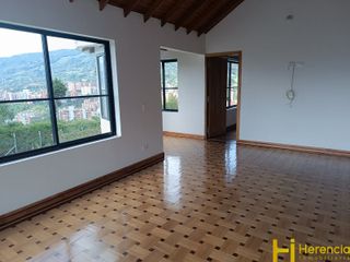 Casa en Arriendo Ubicado en Envigado Codigo 824