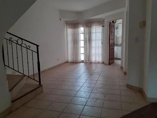 Foto 6 de Casa en venta - 4 Dormitorios 4 Baños - Cochera - 148mts2 - Bernal Este