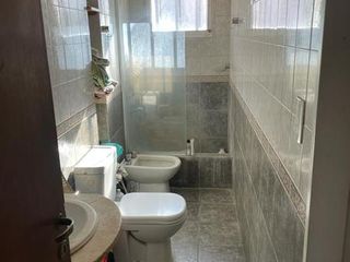 Foto 10 de CHALET 4 AMB CON AMPLIO PARQUE CON PILETA Y GARAGE QUINCHO P/ 3 AUTOS EN BARRIO SANTA MONICA