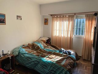 Foto 11 de CHALET 4 AMB CON AMPLIO PARQUE CON PILETA Y GARAGE QUINCHO P/ 3 AUTOS EN BARRIO SANTA MONICA