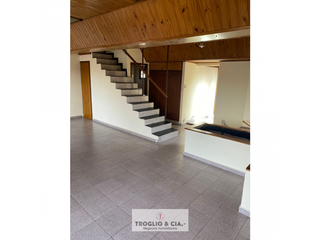 Foto 14 de RETASADO !! Casa en venta de 6 ambientes con garaje doble