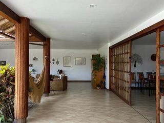 Foto 42 de ESPECTACULAR QUINTA CON PISCINA, AMOBLADA, YUNGUILLA
