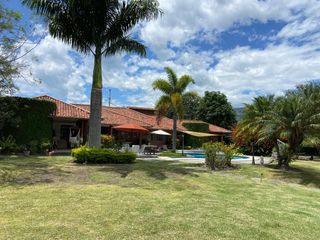 Foto 47 de ESPECTACULAR QUINTA CON PISCINA, AMOBLADA, YUNGUILLA