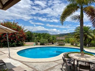 Foto 43 de ESPECTACULAR QUINTA CON PISCINA, AMOBLADA, YUNGUILLA