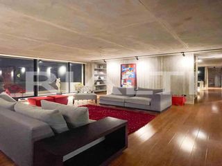 Foto 1 de Casa por estrenar con patio y diseño único en San Juan de Cumbayá