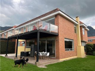 Foto 2 de Tu Hogar Soñado en Cajicá: Elegancia y Naturaleza en Perfecta Armonía