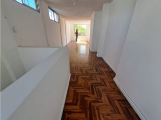 Foto 4 de Iñaquito Alto, Loca  Duplex Comercial, 110m2, 2 Ambientes, 1 Baños