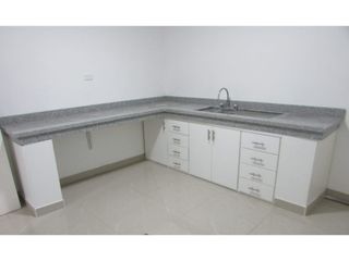 Foto 10 de Las Casas, Casa Comercial en Renta, 300m2, 7 Ambientes