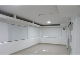 Foto 5 de Las Casas, Casa Comercial en Renta, 300m2, 7 Ambientes
