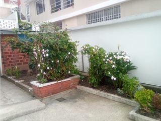 Foto 12 de Las Casas, Casa Comercial en Renta, 300m2, 7 Ambientes
