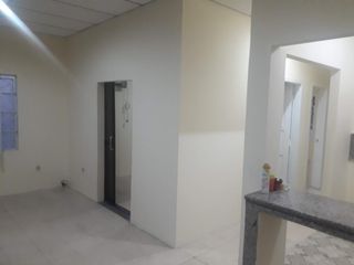 VENDO CASA EN URDESA, GUAYAQUIL