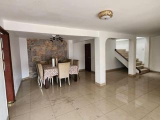 VENDO CASA ESPECTACULAR EN URDESA CENTRAL, GUAYAQUIL