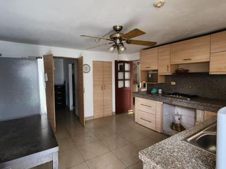 VENDO CASA ESPECTACULAR EN URDESA CENTRAL, GUAYAQUIL