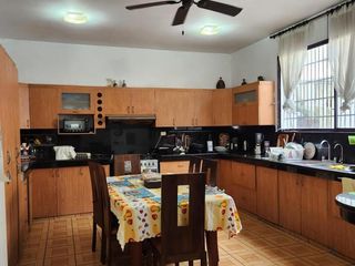 VENDO CASA ESPECTACULAR EN URDESA CENTRAL, GUAYAQUIL