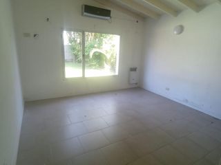 Foto 4 de Excelente propiedad 3 ambientes en alquiler,Gobernador Udaondo 4125, &quotRincón de Leloir" (Villa Udaondo) - Ituzaingó