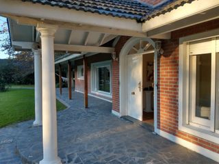 Foto 1 de MAJESTUOSA CASA EN VENTA en VILLA ELISA- PROVINCIA DE BUENOS AIRES