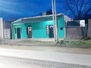 Foto 2 de Tres departamentos sobre avenida en Ingeniero Allan, Varela