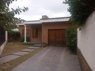 Foto 1 de Venta APPTO Casa 3 dormitorios cochera patio pileta Escritura en Barrio Parque Republica U$S52.000.