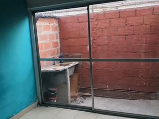 Foto 2 de DEPTO EN ALQUILER 2 AMB LOMAS