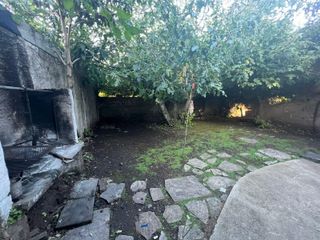 Foto 2 de Casa Grande con Dos Lotes
