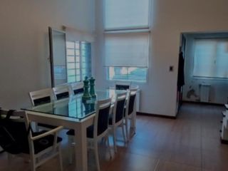 Foto 8 de VENDO CASA DE 5 AMB GARAJE 2 AUTOS MÁS DEPARTAMENTO DE 3 AMB