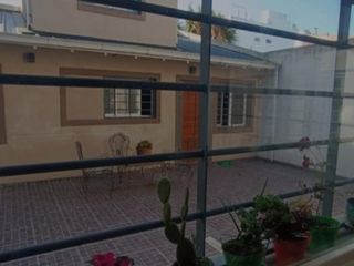 Foto 4 de VENDO CASA DE 5 AMB GARAJE 2 AUTOS MÁS DEPARTAMENTO DE 3 AMB