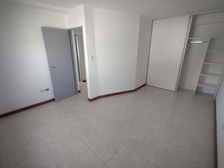 Foto 11 de Retasado Venta Casa 3 dormitorios cochera pasante 3 autos quincho asador Escritura en Ameghino Norte U$S65.000.