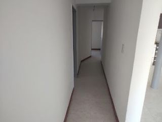Foto 8 de Retasado Venta Casa 3 dormitorios cochera pasante 3 autos quincho asador Escritura en Ameghino Norte U$S65.000.
