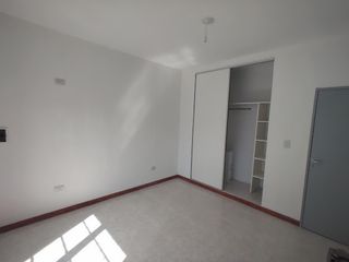 Foto 7 de Retasado Venta Casa 3 dormitorios cochera pasante 3 autos quincho asador Escritura en Ameghino Norte U$S65.000.