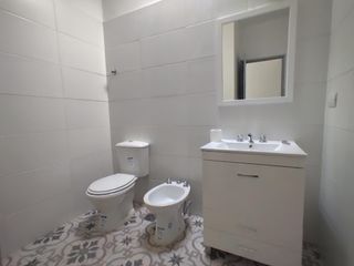 Foto 9 de Retasado Venta Casa 3 dormitorios cochera pasante 3 autos quincho asador Escritura en Ameghino Norte U$S65.000.