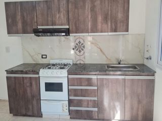 Foto 5 de Retasado Venta Casa 3 dormitorios cochera pasante 3 autos quincho asador Escritura en Ameghino Norte U$S65.000.
