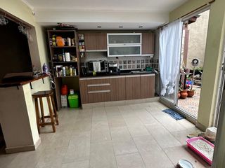 Foto 2 de VENTA - TAPIALES - LINDO PH CON PATIO QUINCHO y GARAJE