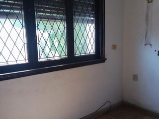 Foto 12 de Venta de departamento tipo ph de cuatro ambientes en Ramos Mejia