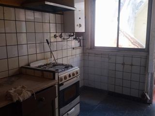 Foto 2 de Venta de departamento tipo ph de cuatro ambientes en Ramos Mejia