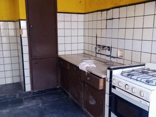 Foto 1 de Venta de departamento tipo ph de cuatro ambientes en Ramos Mejia