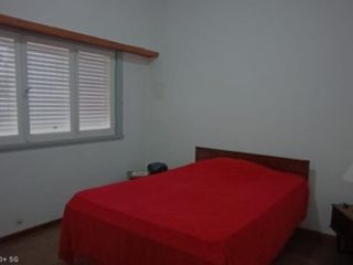 Foto 3 de VENDO CASA TRES AMBIENTES JARDÍN Y PARQUE