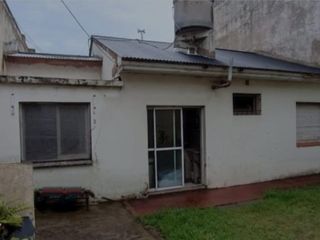 Foto 13 de VENDO CASA TRES AMBIENTES JARDÍN Y PARQUE