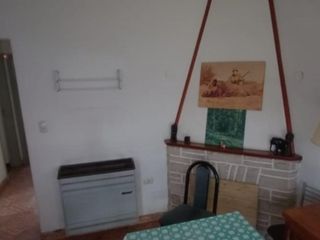 Foto 9 de VENDO CASA TRES AMBIENTES JARDÍN Y PARQUE