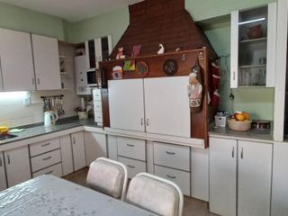 Foto 10 de VENTA O PERMUTA Casa muy bien conservada y cuidada de 3/4 dormitorios