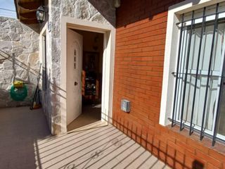 Foto 11 de VENTA O PERMUTA Casa muy bien conservada y cuidada de 3/4 dormitorios