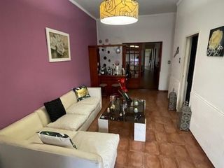 Foto 4 de Casa de 4 Ambientes y garaje doble en Banfield.