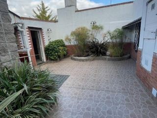 Foto 17 de Casa de 4 Ambientes y garaje doble en Banfield.