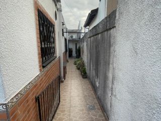 Foto 20 de Casa de 4 Ambientes y garaje doble en Banfield.