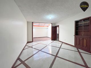 Casa de arriendo en Coliseo – código:21047