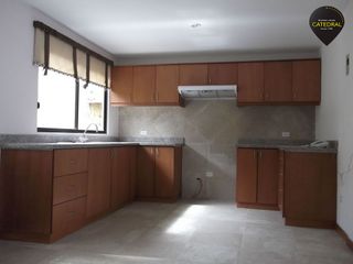 Casa de arriendo en Urb.Jacaranda - Santa María Sayausi – código:9035