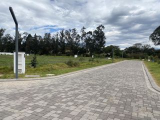 Terreno de venta ubicado en Tumbaco.  Dentro de Urbanización, Plano