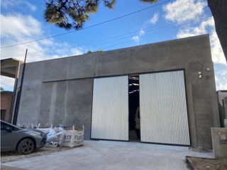 Foto 1 de Galpón recién estrenado ! Excelentes accesos